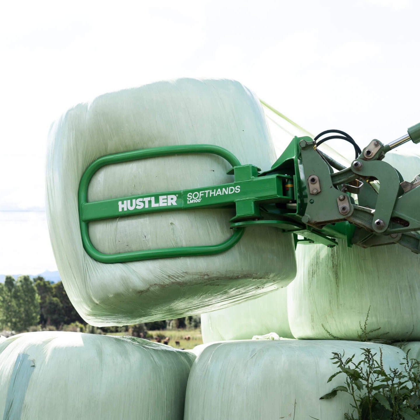 Hustler Softhands - LM100 Bale Handler