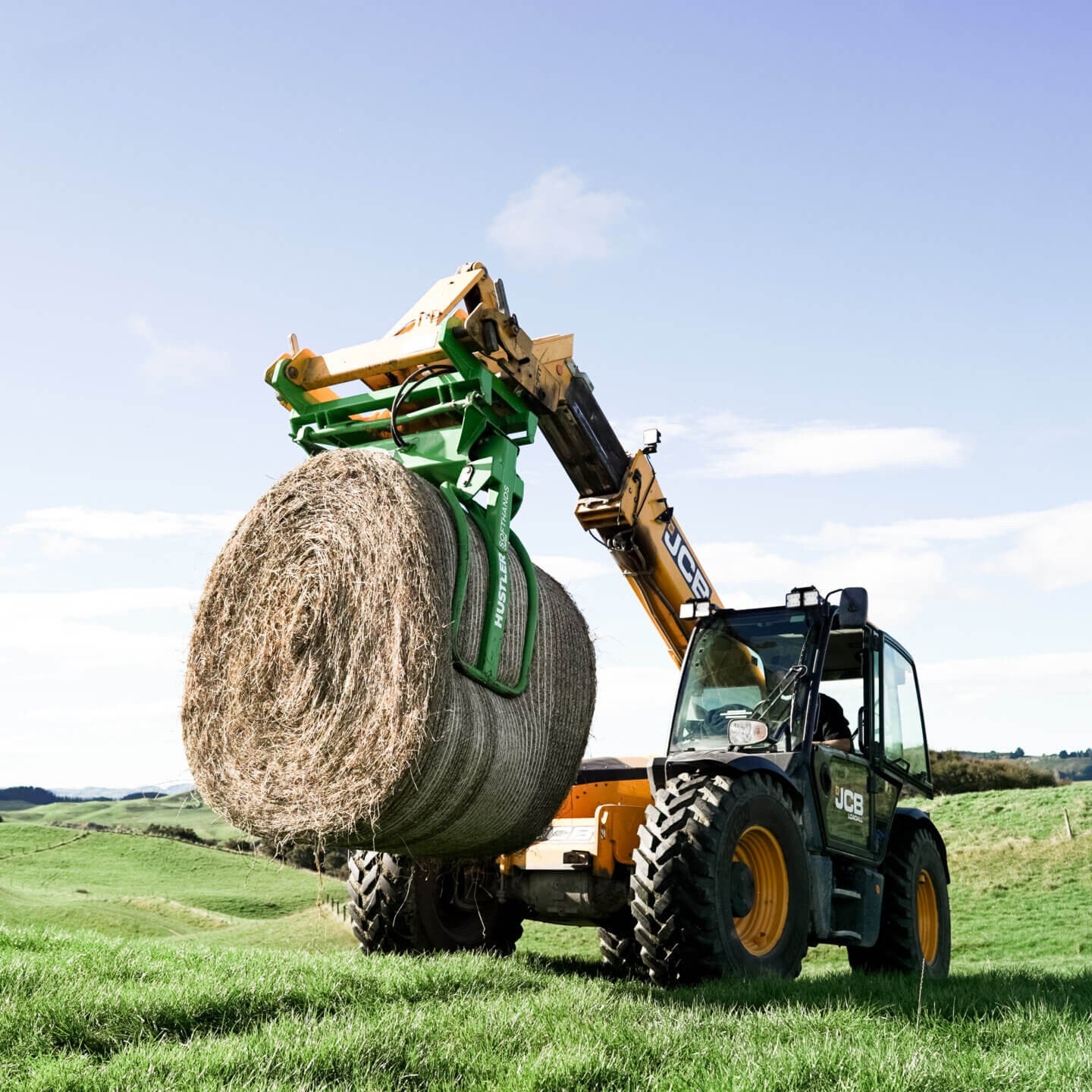Hustler Softhands - LM100 Bale Handler