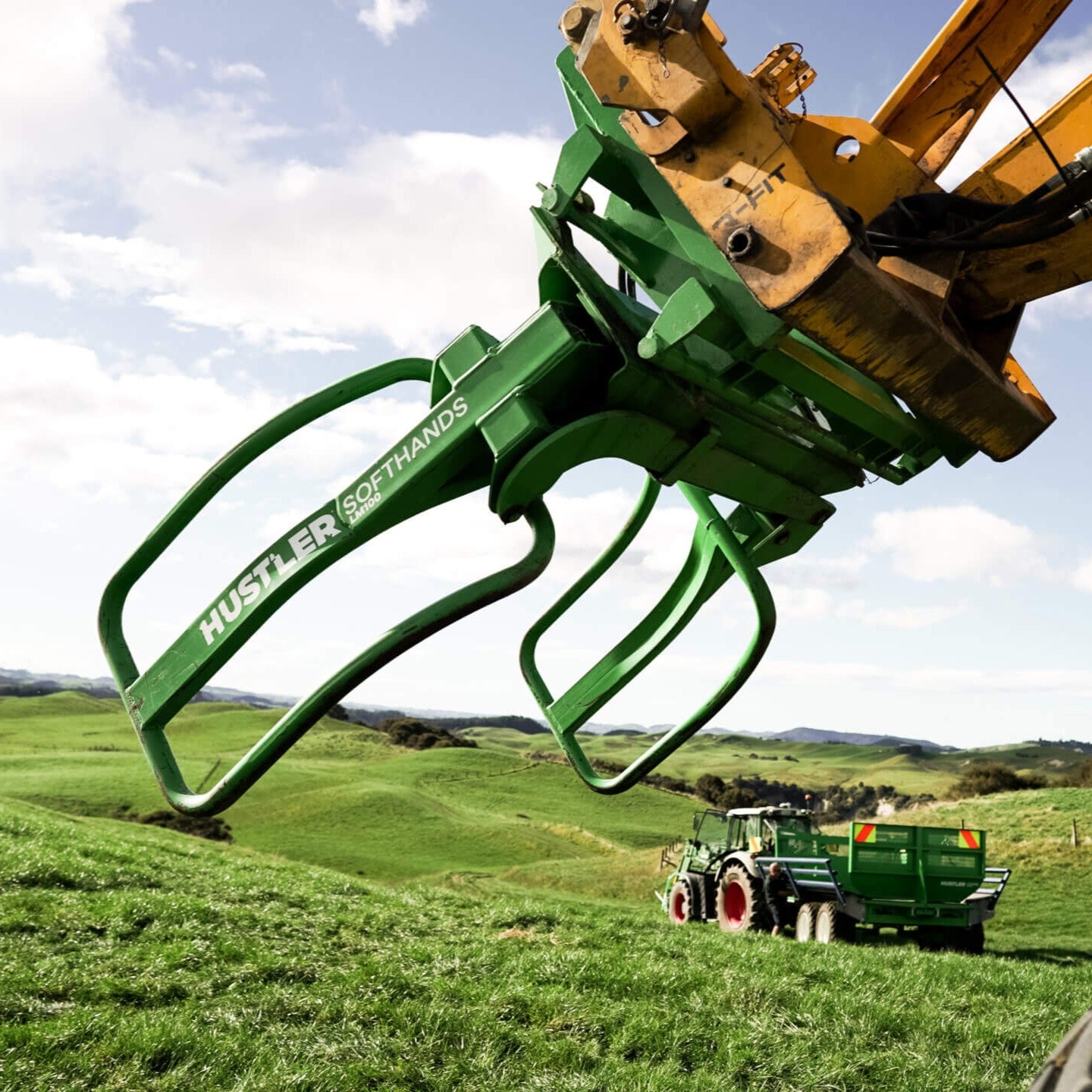 Hustler Softhands - LM100 Bale Handler
