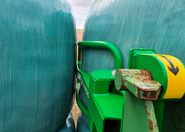 Hustler Softhands - LM100 Bale Handler